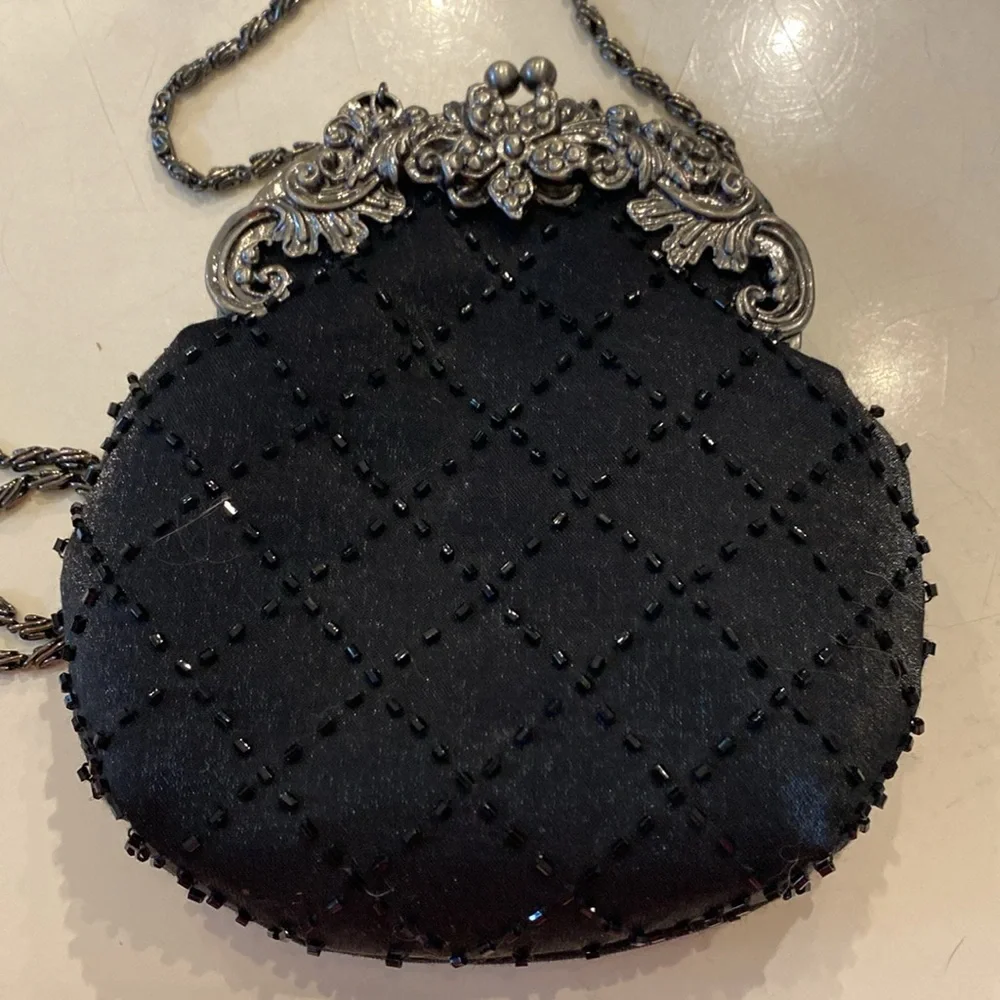 Jessica McClintock Small Ladies Clutch Purse. ‎ Beaded.  Black Lining.